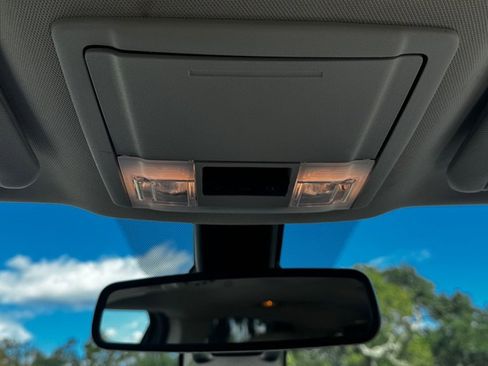 Used 2018 Ford Explorer Platinum image 23