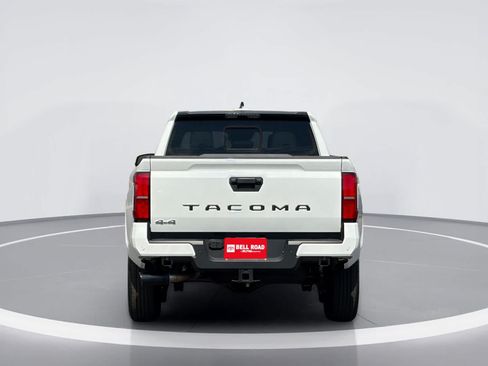 Used 2025 Toyota Tacoma SR5 AWD/4WD image 5