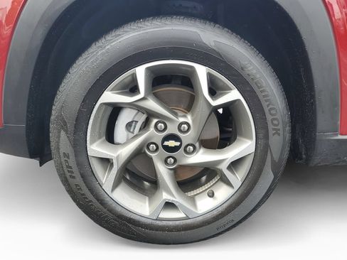 Used 2025 Chevrolet Trax LT FWD image 28