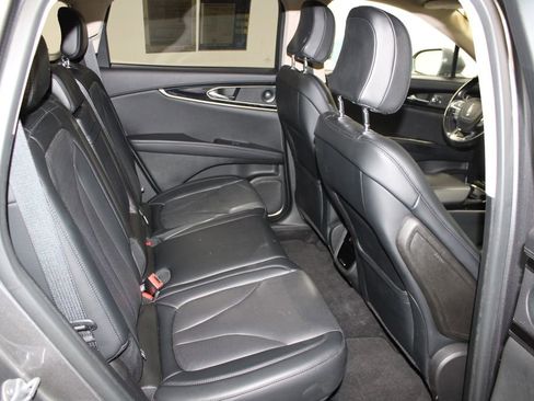 Used 2022 Lincoln Nautilus Reserve w/ Equipment Group 201A image 33