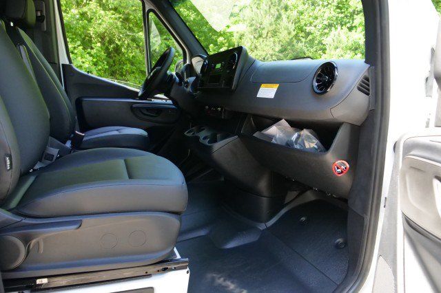 Used 2025 Mercedes-Benz Sprinter 2500 image 28