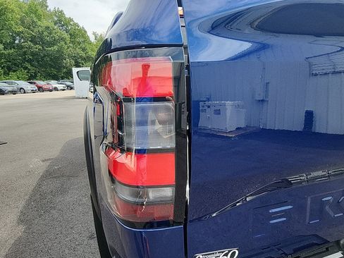 Used 2023 Nissan Frontier PRO-4X w/ Pro Convenience Package AWD/4WD image 13