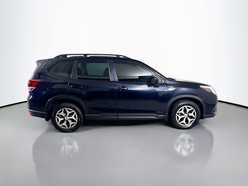 Used 2022 Subaru Forester Premium AWD/4WD image 11