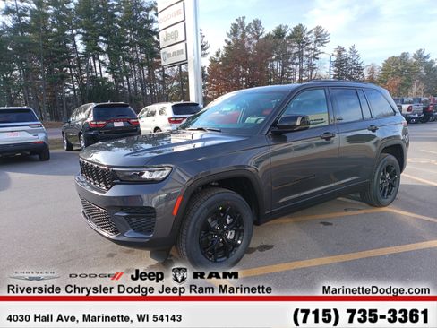 New 2025 Jeep Grand Cherokee Altitude AWD/4WD image 3