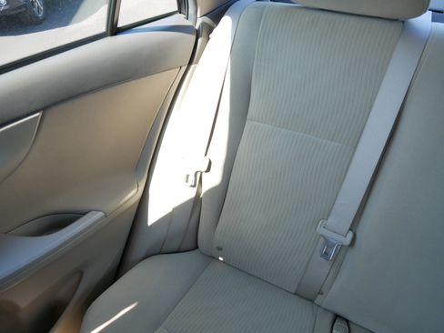 Used 2010 Toyota Corolla LE FWD image 12