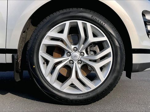 Used 2023 Land Rover Range Rover Evoque R-Dynamic SE image 12