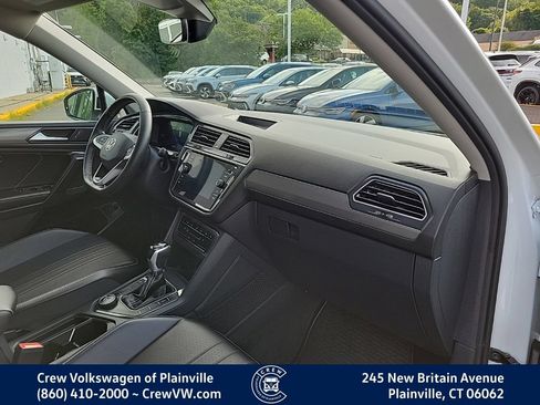 Certified 2024 Volkswagen Tiguan SE AWD/4WD image 43