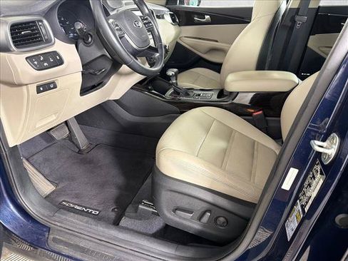Used 2019 Kia Sorento EX w/ EX Touring Package FWD image 11