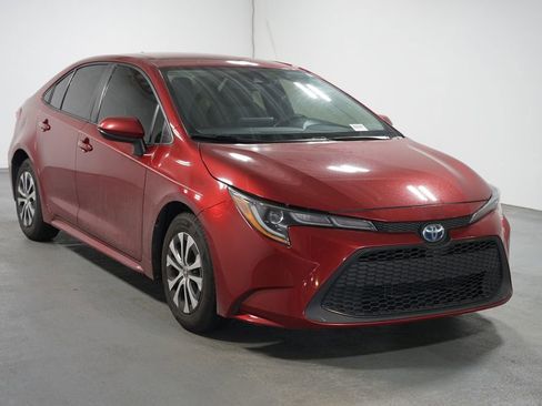 Certified 2022 Toyota Corolla LE image 3