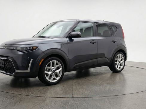 Used 2025 Kia Soul LX w/ LX Technology Package image 3