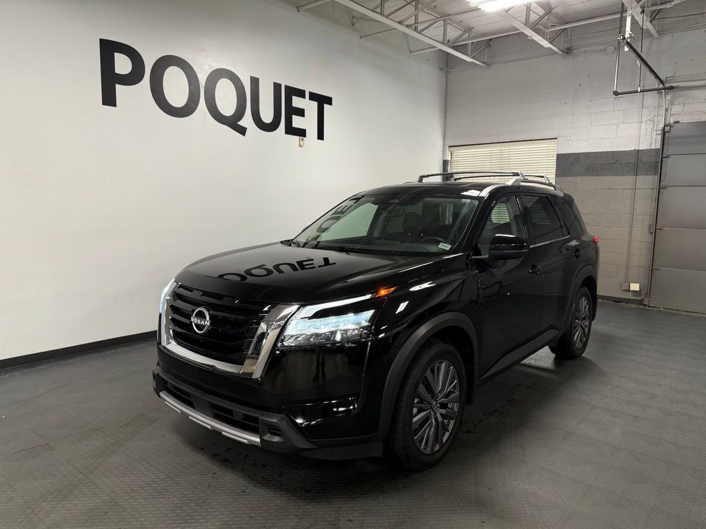 Used 2025 Nissan Pathfinder SL w/ SL Premium Package AWD/4WD image 2