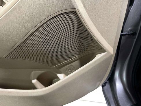 Used 2012 Hyundai Elantra Limited image 22