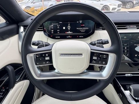 Used 2025 Land Rover Range Rover Long Wheelbase SE image 12