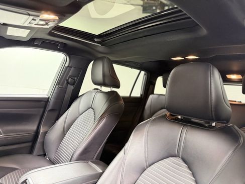 Used 2023 Toyota Highlander XSE image 12