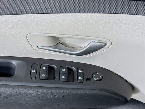 Certified 2024 Hyundai Tucson SE image 23