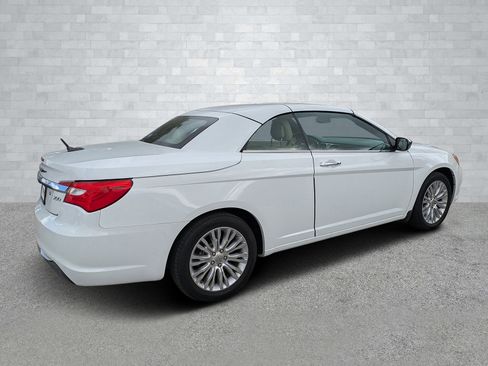 Used 2011 Chrysler 200 Limited image 5