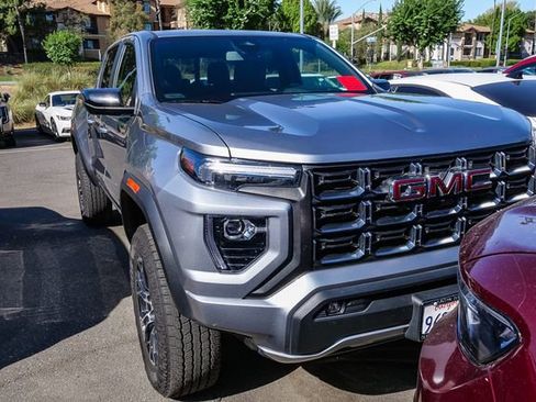 Used 2024 GMC Canyon AT4 AWD/4WD image 2