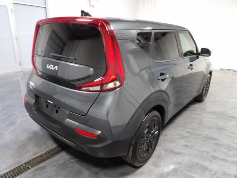 Used 2022 Kia Soul LX FWD image 4
