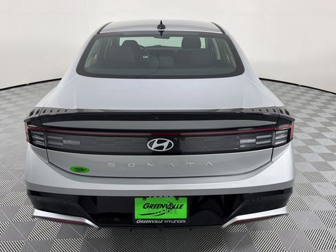 Used 2025 Hyundai Sonata SEL FWD image 10
