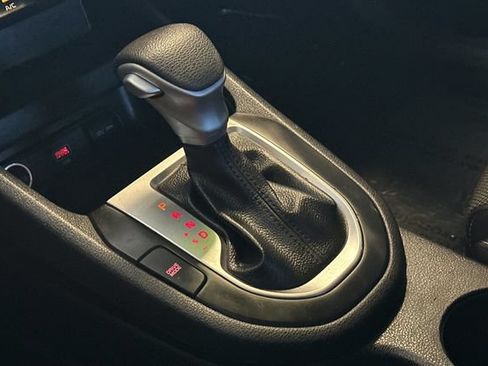 Used 2022 Kia Forte LXS FWD image 23