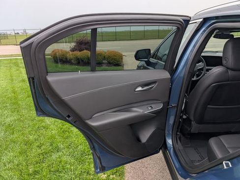 Used 2025 Cadillac XT4 Premium Luxury AWD/4WD image 13