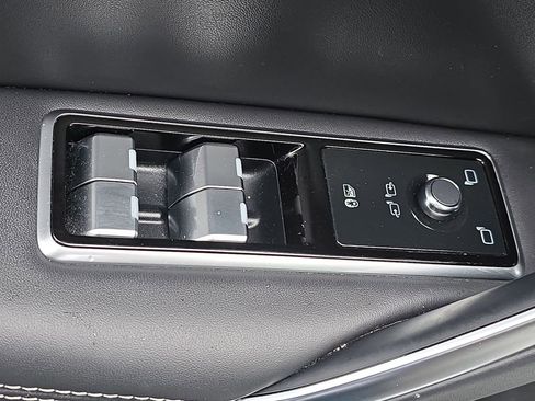 Used 2021 Jaguar F-PACE R-Dynamic S image 32