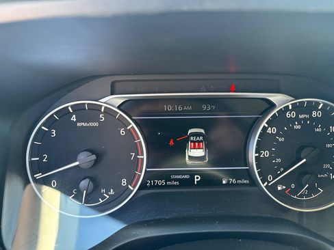 Used 2023 Nissan Rogue SL FWD image 1