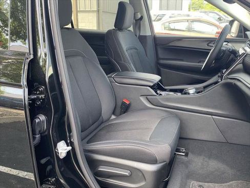 Certified 2023 Jeep Grand Cherokee L Laredo AWD/4WD image 27