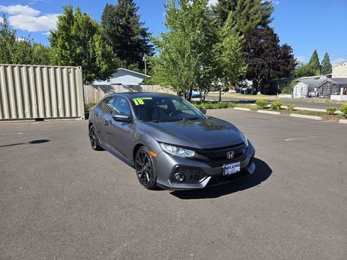 Used 2018 Honda Civic Sport image 2