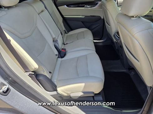 Used 2021 Cadillac XT6 Premium Luxury FWD image 18