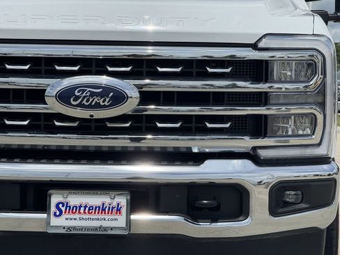 Used 2024 Ford F250 Lariat AWD/4WD image 8