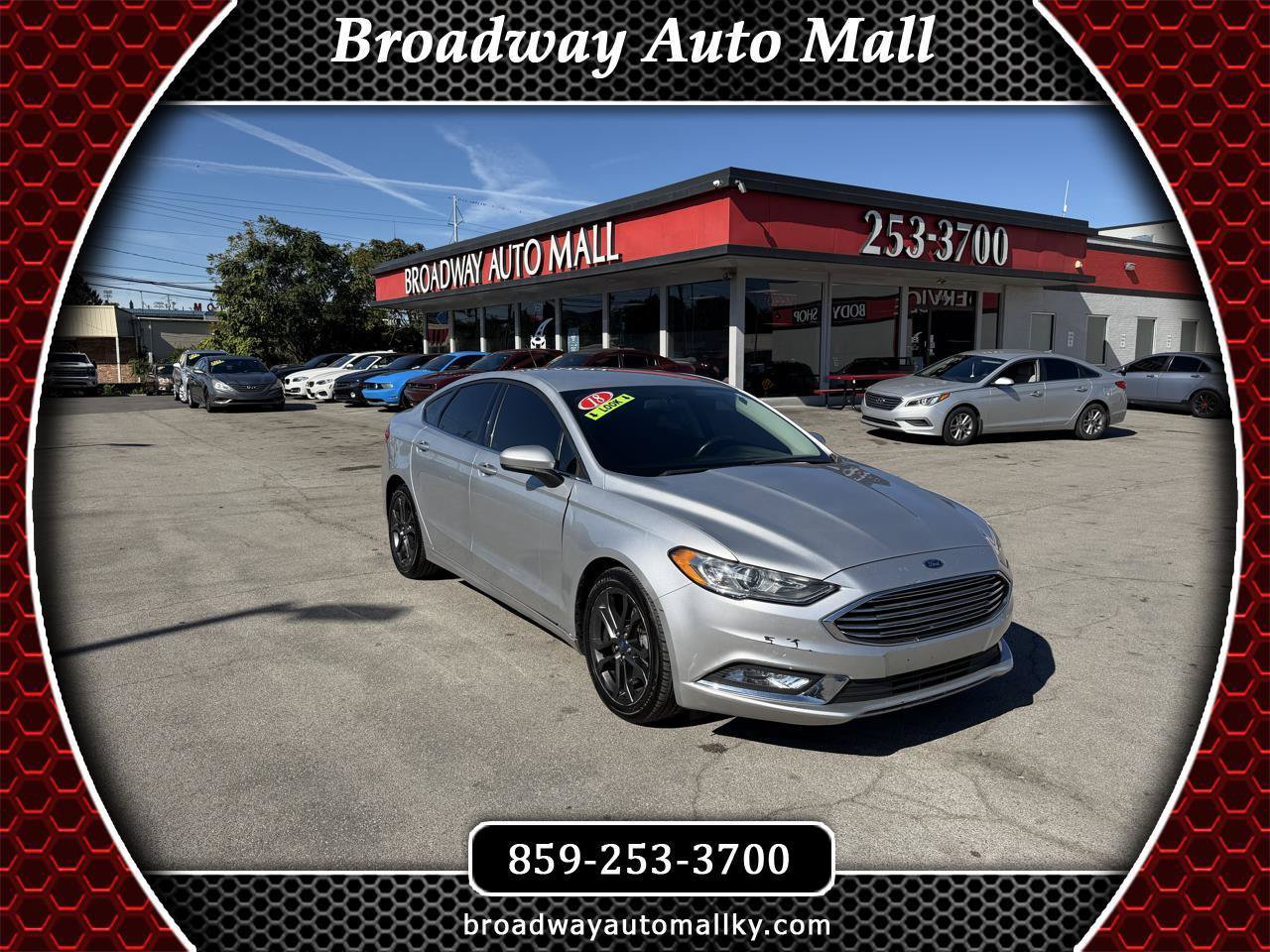 Used 2018 Ford Fusion SE w/ Equipment Group 201A FWD image 1