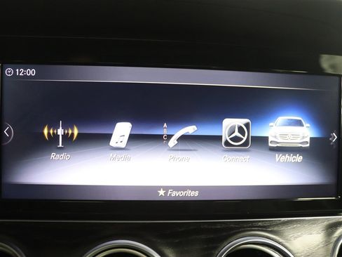 Used 2019 Mercedes-Benz E 300 4MATIC image 32