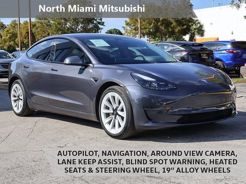 Used 2023 Tesla Model 3 Standard Range image 1