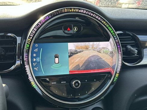 Used 2023 MINI Cooper 2-Door Hardtop image 12