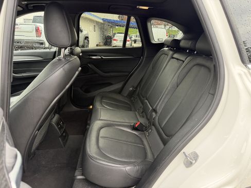 Used 2017 BMW X1 xDrive28i AWD/4WD image 12