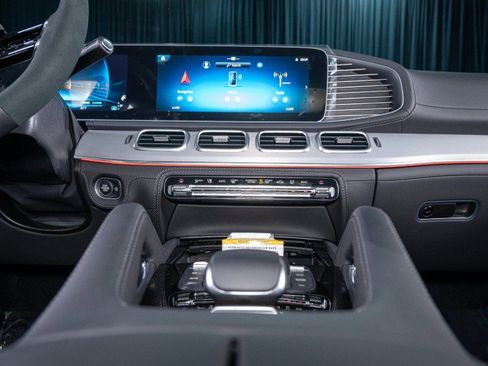 New 2025 Mercedes-Benz GLS 63 AMG 4MATIC image 21