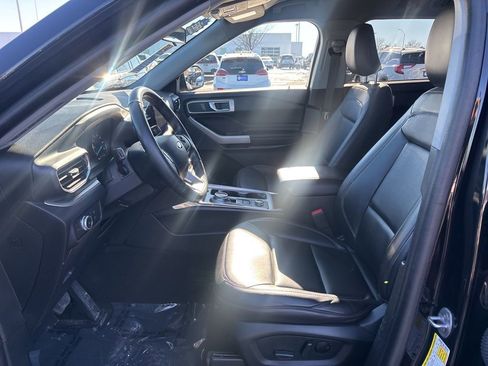 Used 2022 Ford Explorer XLT w/ Equipment Group 202A image 15