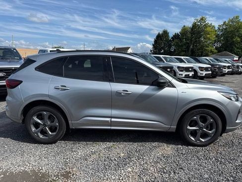 Used 2023 Ford Escape ST-Line w/ Tech Pack #1 AWD/4WD image 5