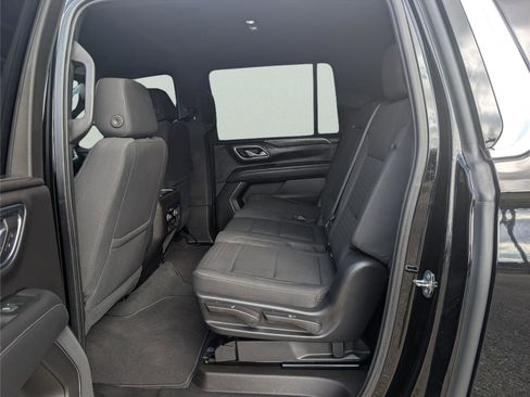 Used 2021 Chevrolet Suburban LS image 29