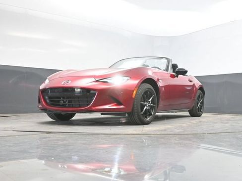 Used 2025 MAZDA MX-5 Miata Sport RWD image 43