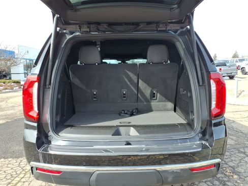 Certified 2022 GMC Yukon SLT w/ SLT Premium Package image 8