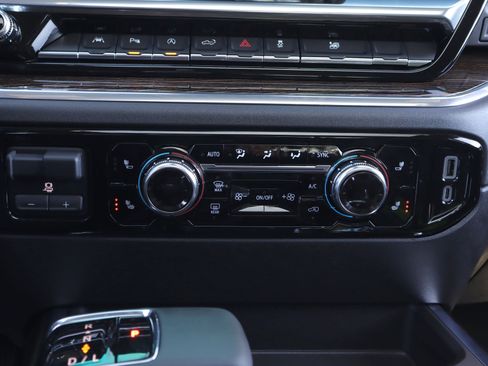 Used 2024 GMC Sierra 1500 Elevation w/ Elevation Premium Package image 16