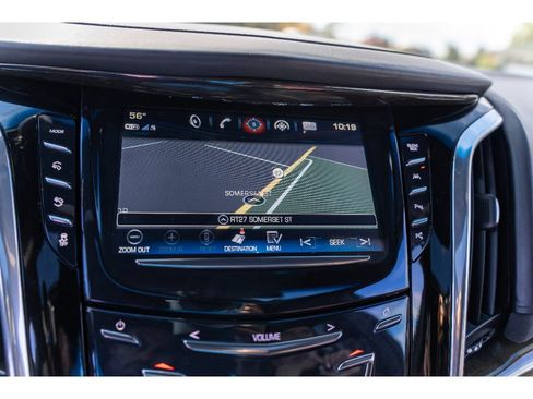 Used 2018 Cadillac Escalade Platinum image 24