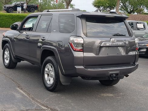 Used 2022 Toyota 4Runner SR5 RWD image 8