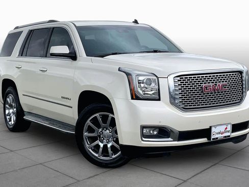 Used 2015 GMC Yukon Denali w/ Touring Package AWD/4WD image 2