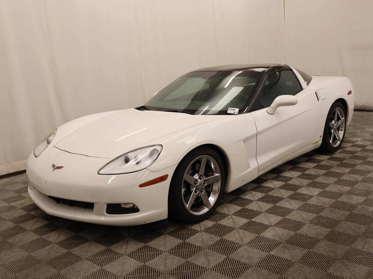 Used 2007 Chevrolet Corvette Coupe w/ Preferred Equipment Group RWD image 1