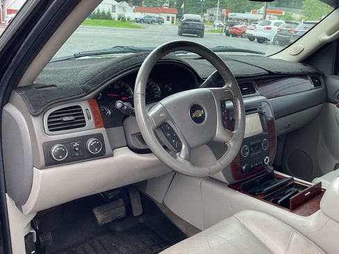 Used 2013 Chevrolet Tahoe LTZ AWD/4WD image 16