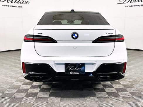 Used 2023 BMW 760i xDrive AWD/4WD image 5
