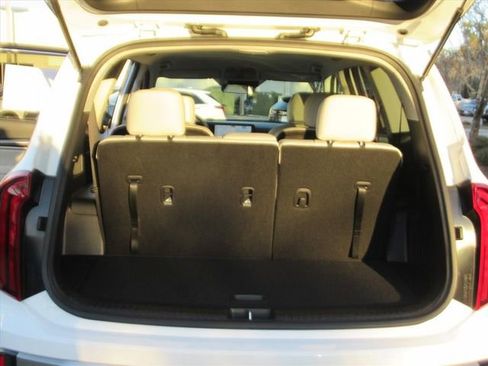 Used 2024 Kia Telluride S image 30